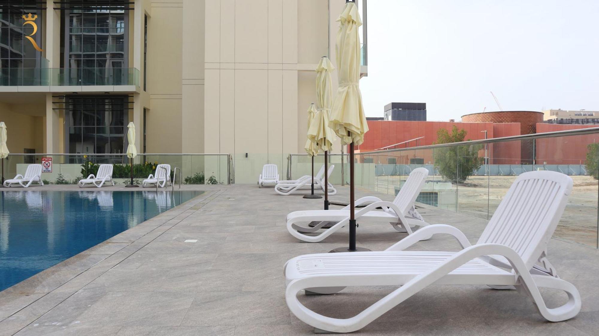 Your Sleek Transit 1br Oasis Hideaway In Masdar Apartment Abu Dhabi