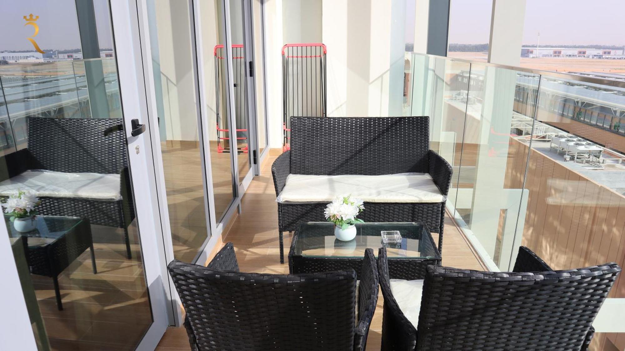 Apartment Your Sleek Transit 1br Oasis Hideaway In Masdar *