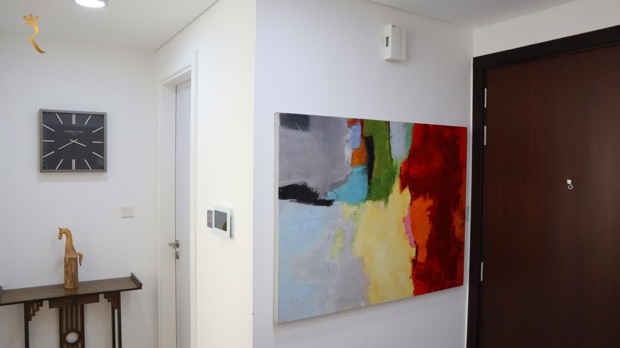 Your Sleek Transit 1br Oasis Hideaway In Masdar Abu Dhabi