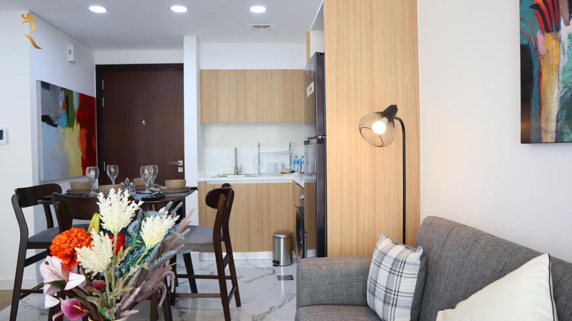 Your Sleek Transit 1br Oasis Hideaway In Masdar Abu Dhabi