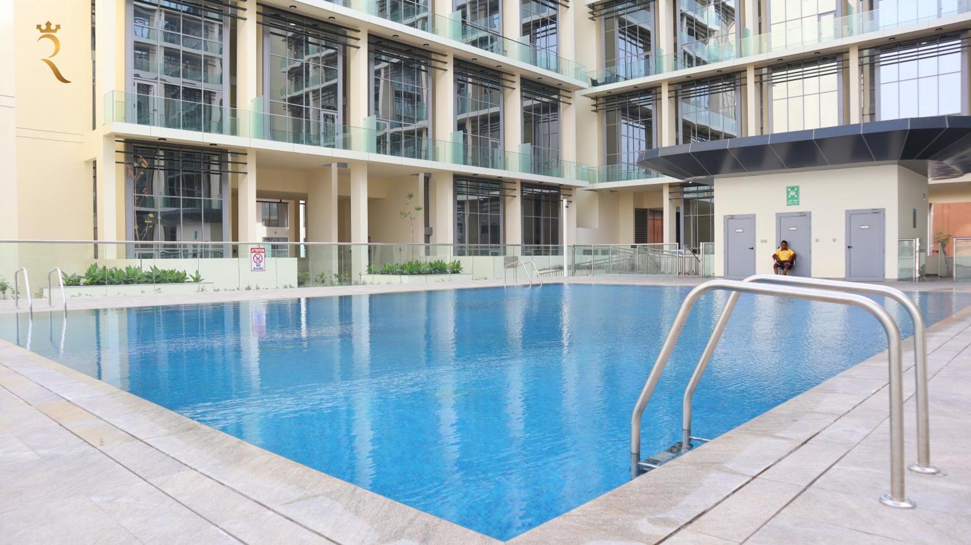 Your Sleek Transit 1br Oasis Hideaway In Masdar