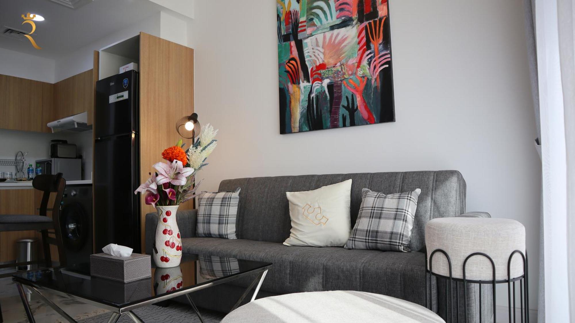 Your Sleek Transit 1br Oasis Hideaway In Masdar Apartment