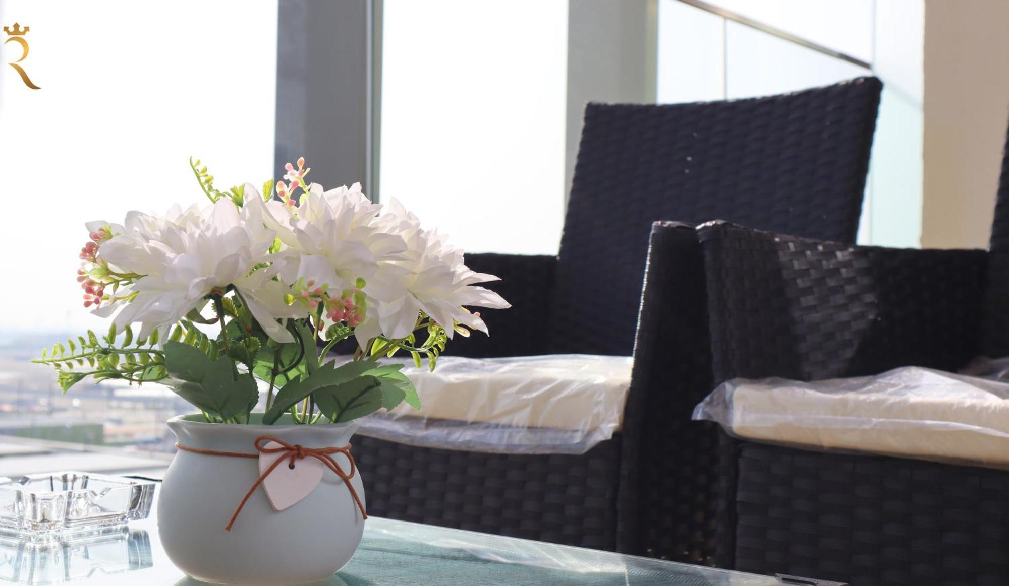 Your Sleek Transit 1br Oasis Hideaway In Masdar *
