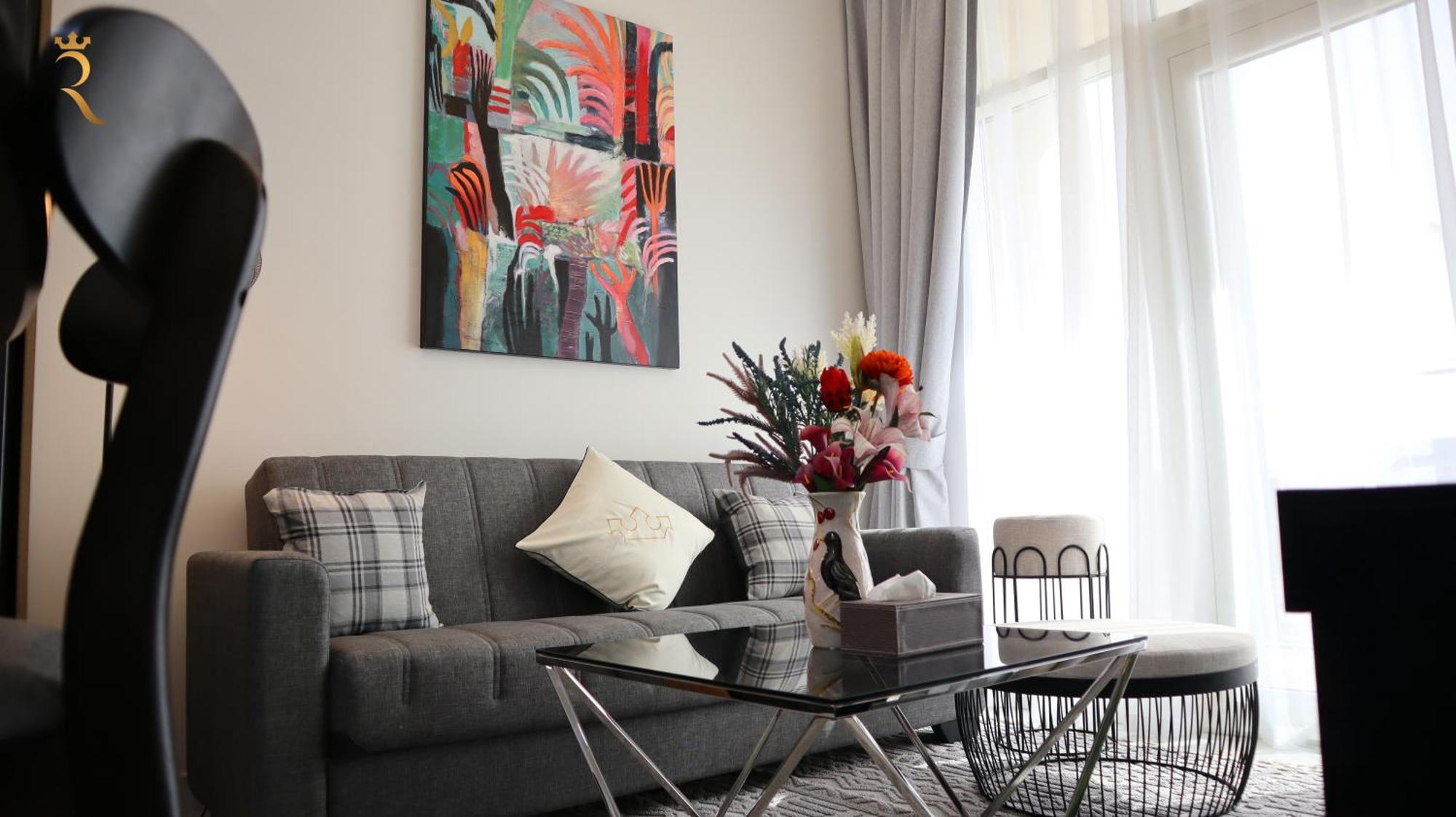 Your Sleek Transit 1br Oasis Hideaway In Masdar Abu Dhabi